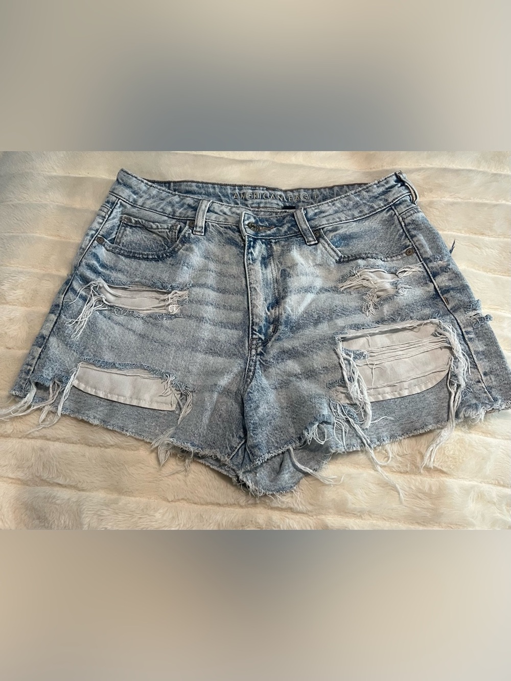 American Eagle 10 Mom Jean Shorts Acid Wash Blue Distressed Asymmetrical Waist